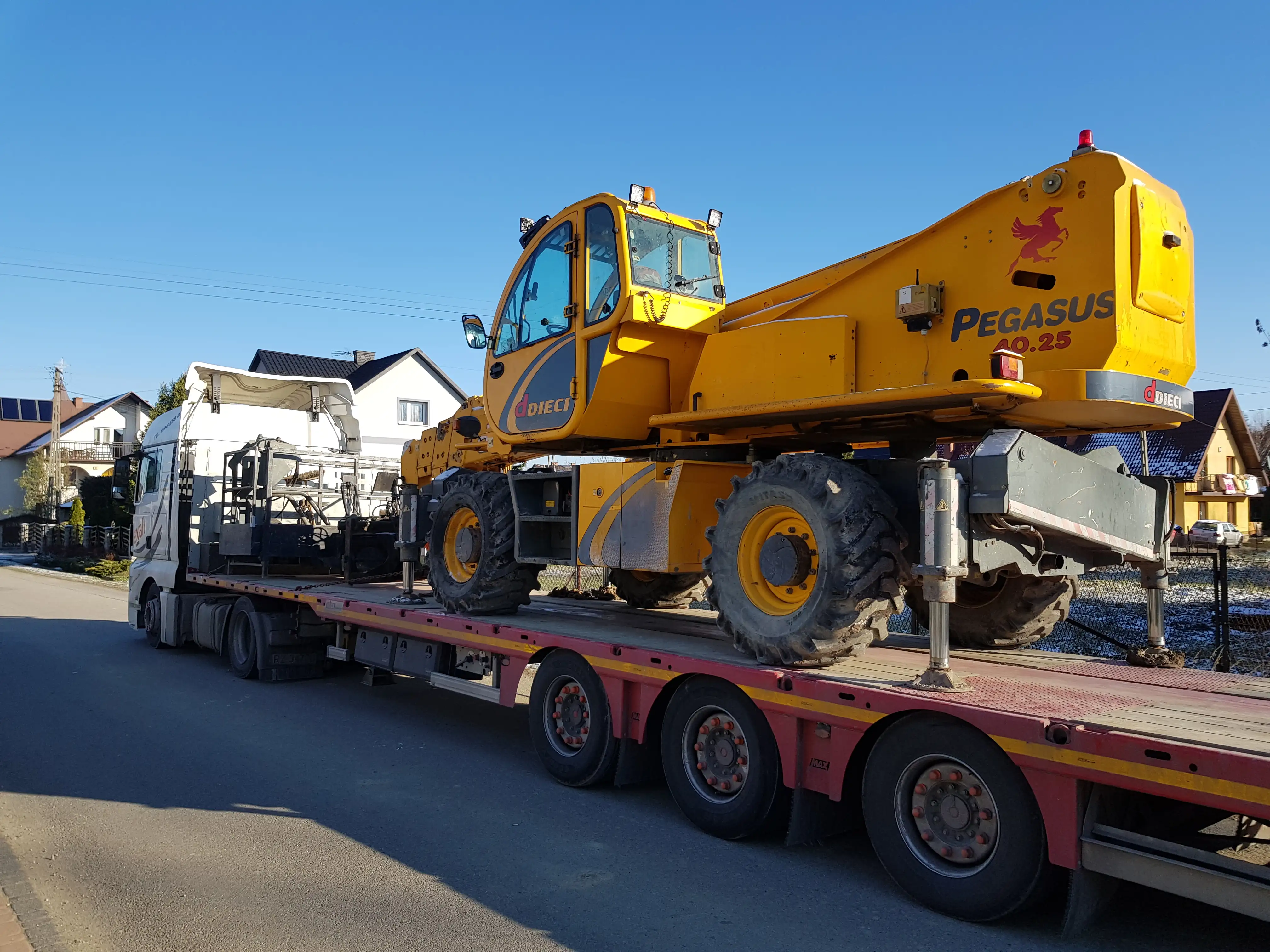 Serwis koparki na budowie