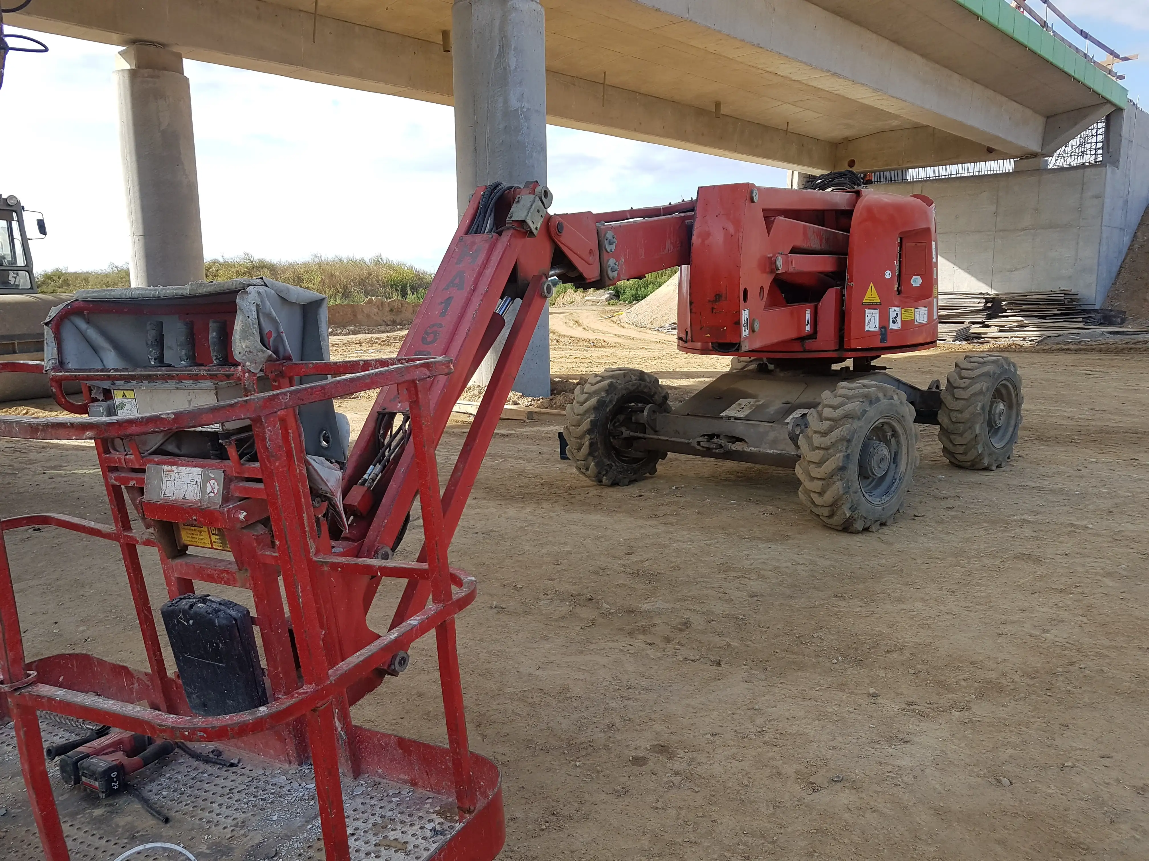 Serwis koparki na budowie