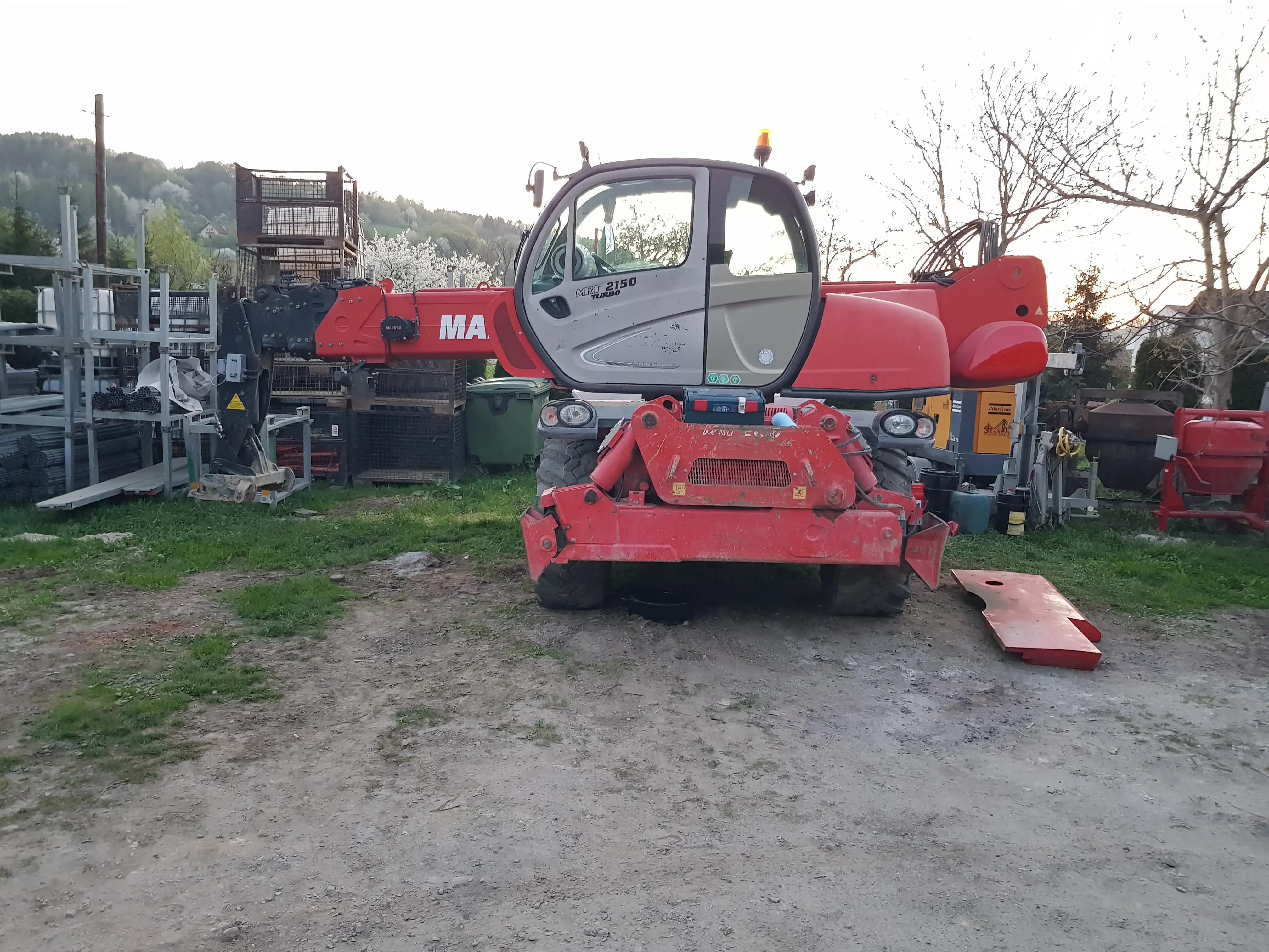 Serwis koparki na budowie